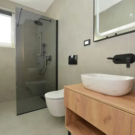 וילה Refined And Inviting In - Four Bedroom With Pool קאנפאנאר