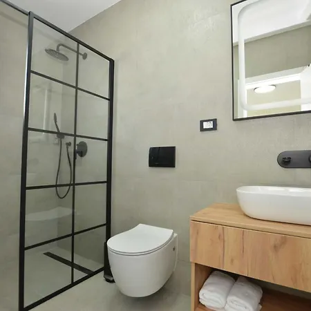 Refined And Inviting In - Four Bedroom With Pool * קאנפאנאר
