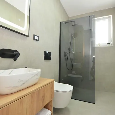 וילה Refined And Inviting In - Four Bedroom With Pool קאנפאנאר
